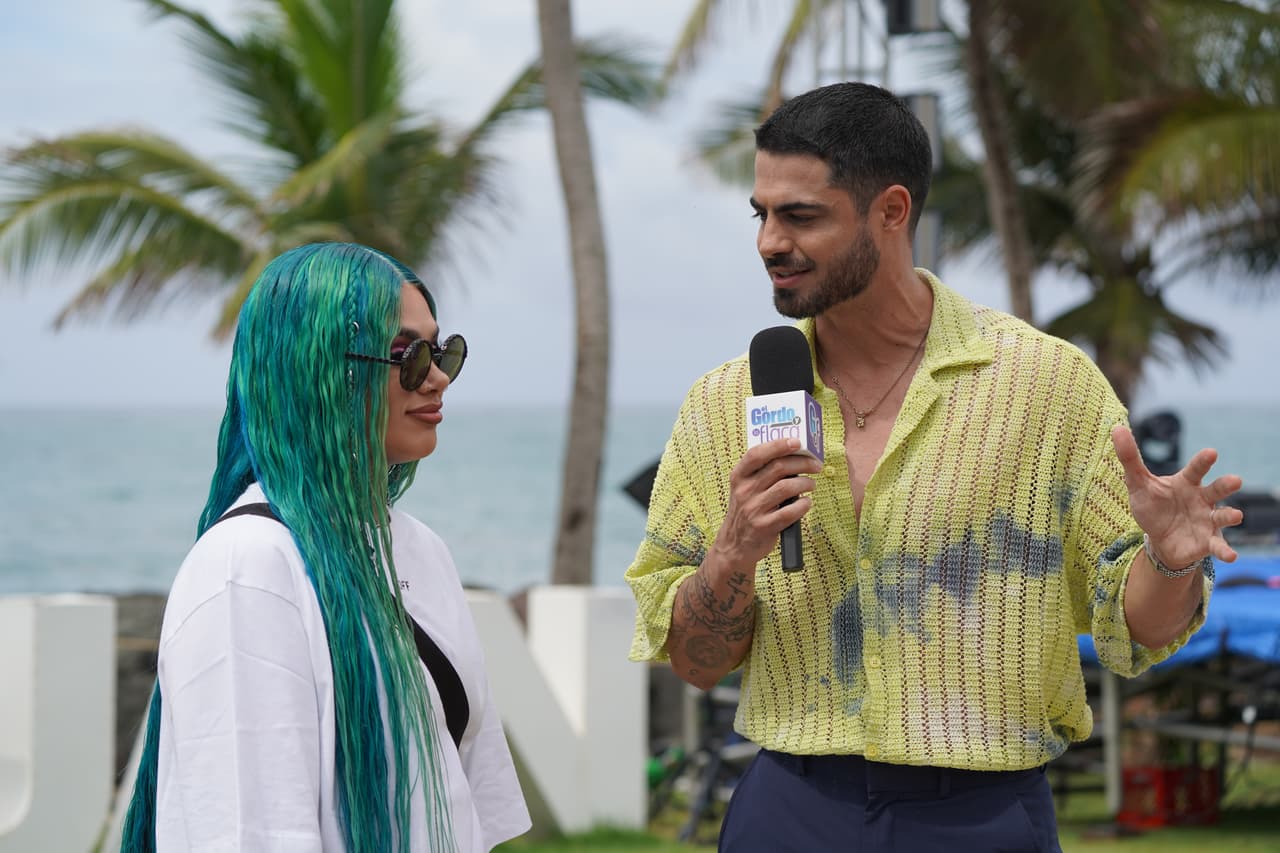 <b><a target="_blank" href="https://www.univision.com/shows/premios-juventud/premios-juventud-2023-ellos-son-los-conductores-noche-de-estrellas">Roberto Hernández de Noche de Estrellas</a></b> también está en Puerto Rico y no se quiere perder nada de lo que ya está pasando previo a Premios Juventud, la fiesta más hot del verano.