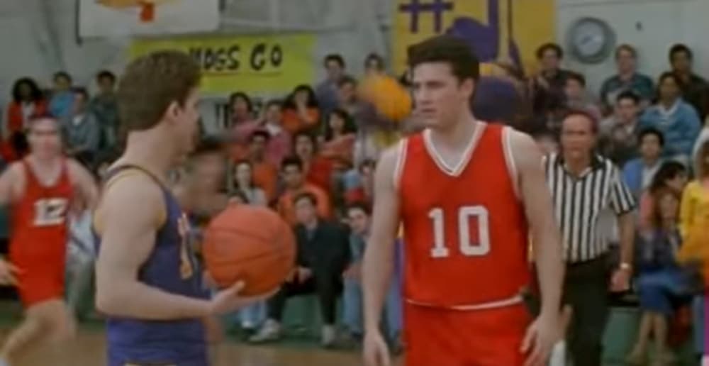 En 1992, cuando Ben Affleck tenía apenas 18 años, tuvo un pequeño papel en la serie 'Buffy, la cazavampiros', como el jugador número 10 de un equipo colegial de básquetbol.