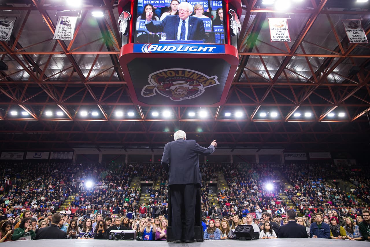 Sanders en Binghamton, Nueva York el 11 de abril pasado. El senador viene de arrasar en en las últimas semanas en siete de los ocho estados en los que compitió, pero necesita sumar en grande: Nueva York sería su gran oportunidad.