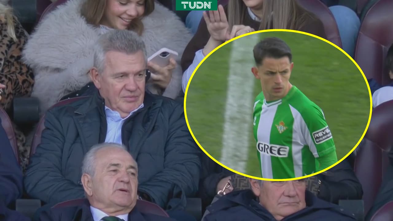 Aguirre observa a Álvaro Fidalgo en el Getafe vs. Betis