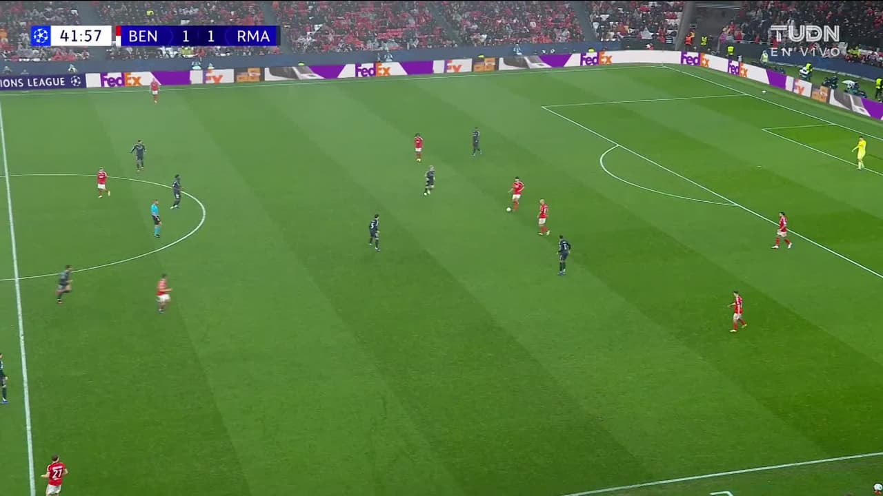 ¡TIRO ATAJADO! disparo por Amar Dedic.