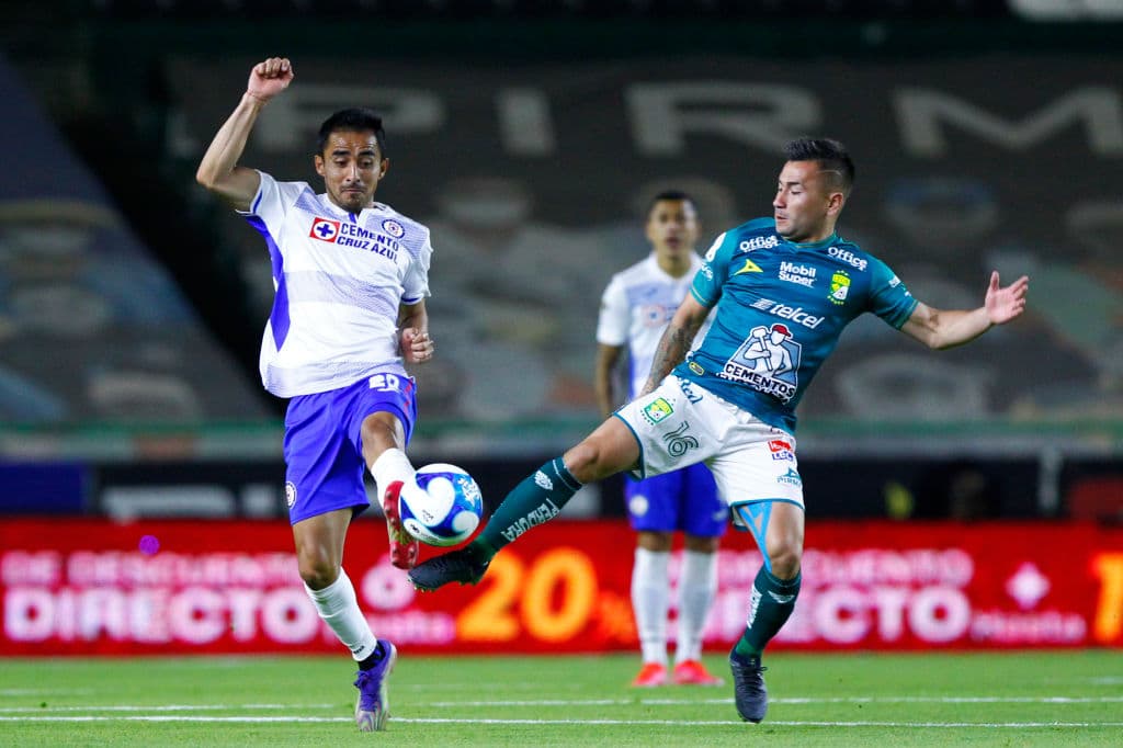 Brayan Angulo marcó a los 81’ el tanto que sentenció al actual campeón del futbol mexicano. León recibirá al Puebla y Cruz Azul hará lo propio con Mazatlán en la J9 del Guard1anes 2021.