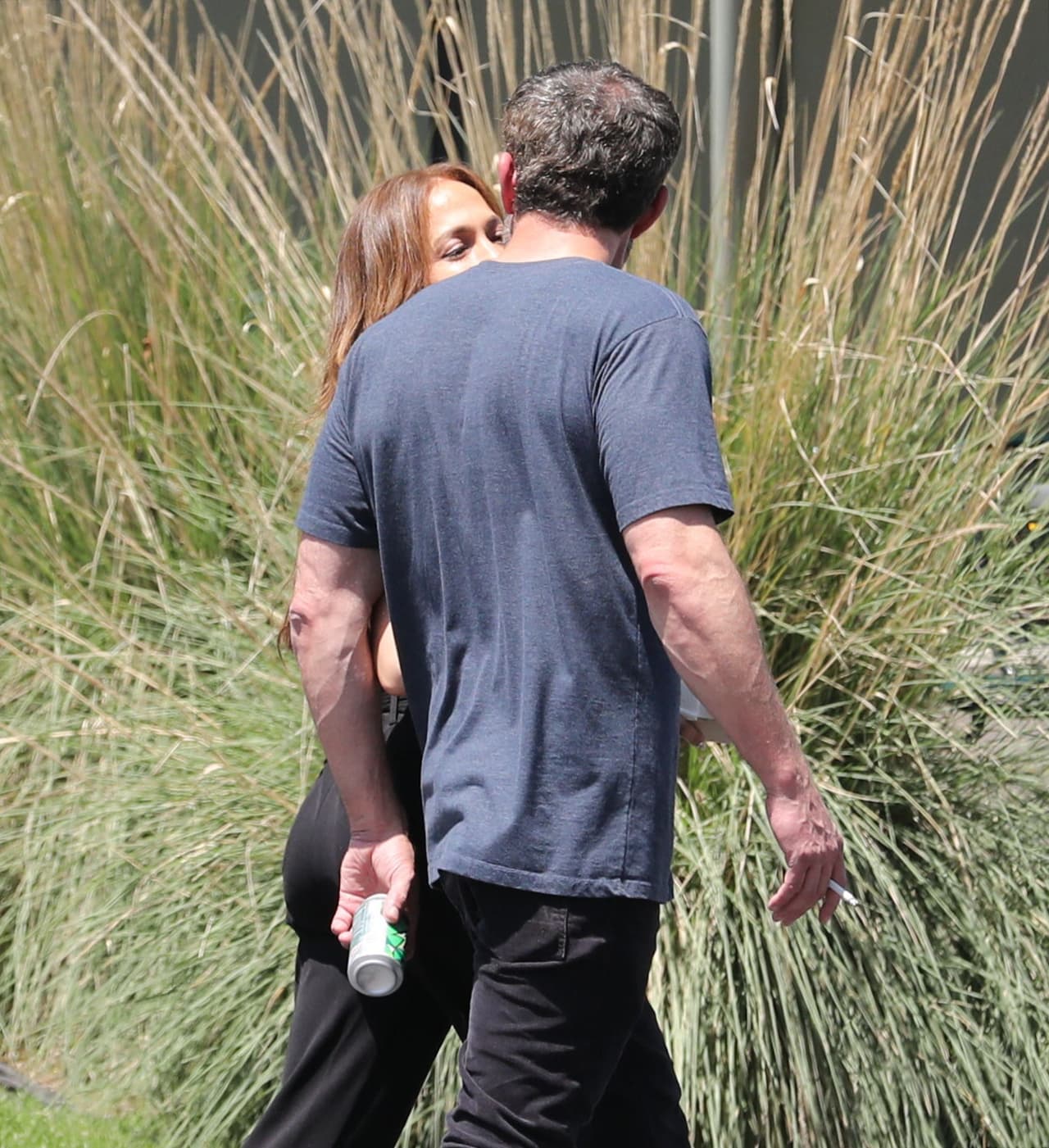 El 9 de junio, la protagonista de 'Hustlers' afirmó que nada le resulta más gratificante que 
<a href="https://www.univision.com/famosos/jennifer-lopez-ben-affleck-gratificante-formar-familia">formar una familia al lado de Affleck</a> y sus respectivos hijos. 
<br>