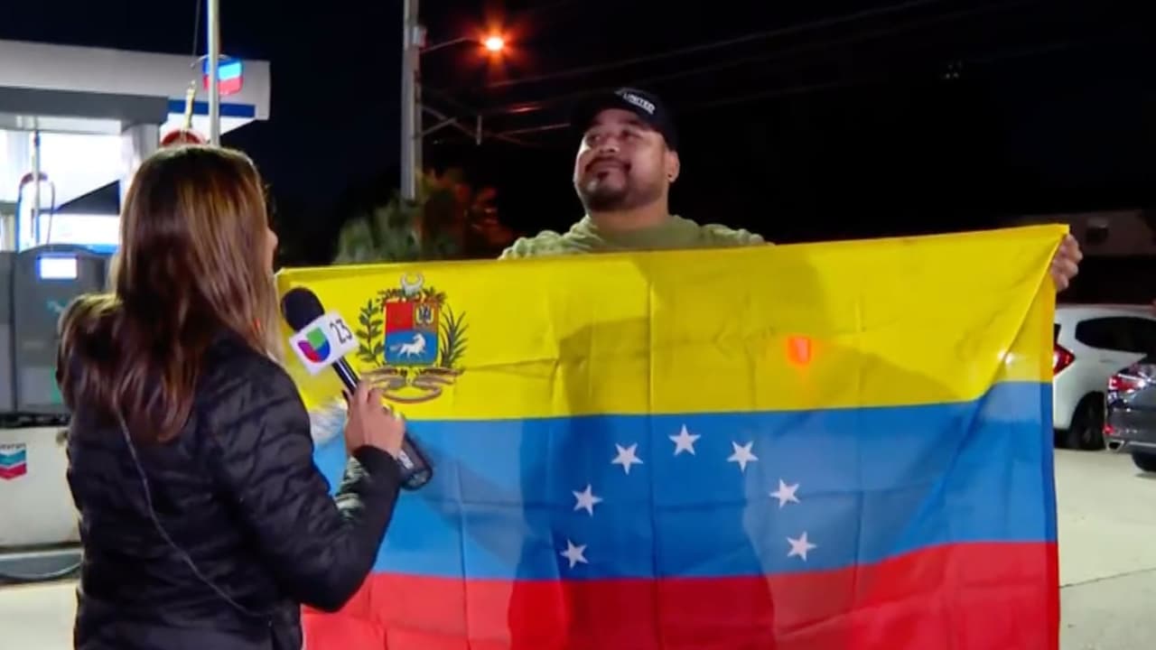 "Venezuela libre": venezolanos en EEUU celebran la captura de Nicolás Maduro y su esposa