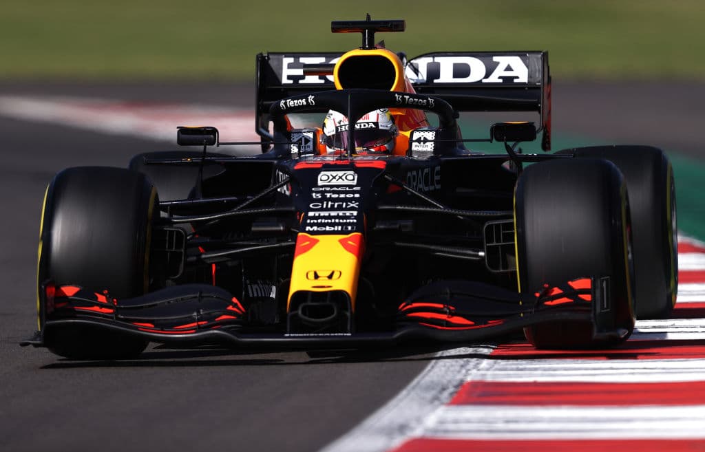 Con tiempo de 1:15.875 , el finlandés Valtteri Bottas se quedó con la pole position por delante de su compañero Lewis Hamilton y el neerlandés Max Verstappen de Red Bull Racing. El piloto mexicano Sergio Pérez se quedó con el mejor cuarto tiempo y no pudo conseguir la soñada primera pole position de su carrera.