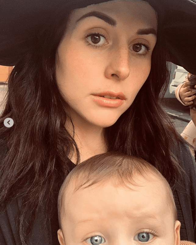 Zuria Vega ha dejado ver muy poco del rostro de su bebé en los últimos meses, pero el 1 de noviembre pasado publicó esta fotografía para mostrar la mirada del pequeño Luka.