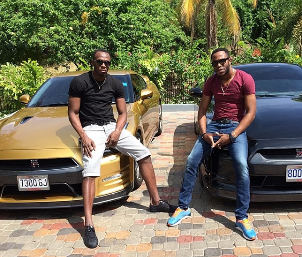 En su perfil de Instagram 
<b>Bolt</b> acostumbra mostrar algunos de sus vehículos. Aquí lo vemos junto a dos 
<b>Nissan GT-R</b>, uno de ellos con el característico color dorado. Probablemente el mismo que le entregó 
<b>Nissan</b> en 2014.