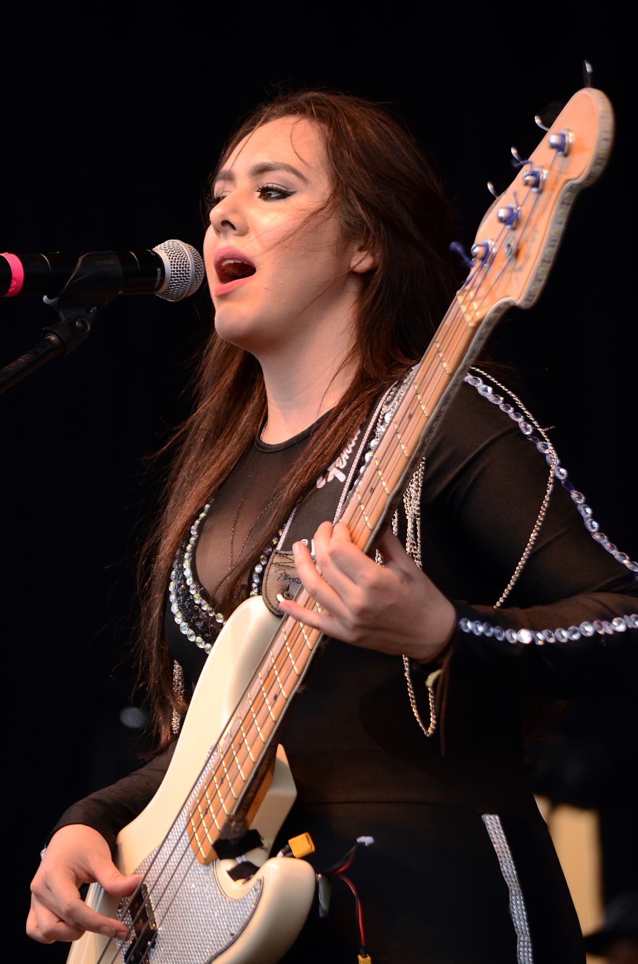 Miles cantaron y bailaron a ritmo banda, norteña, cumbia, hip-hop y rap