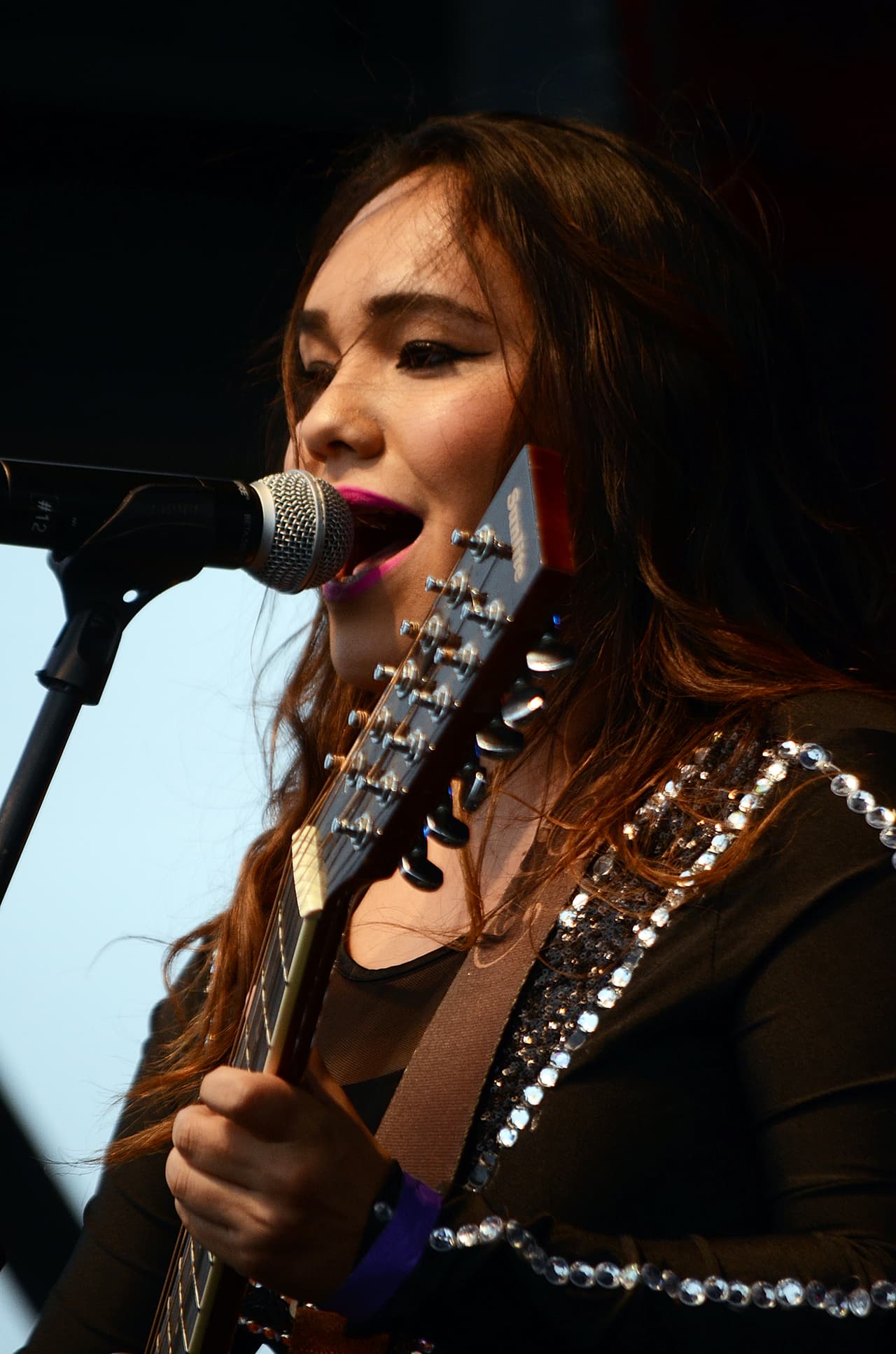 Miles cantaron y bailaron a ritmo banda, norteña, cumbia, hip-hop y rap