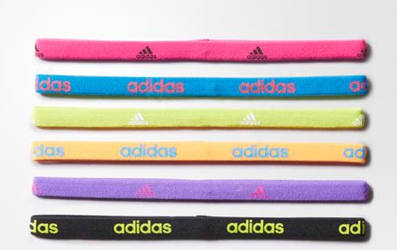 <h3> Banda para el pelo </h3> Si no quieres tener ni un pelo y quieres detener el sudor una de estas
<a href="http://www.adidas.com/us/fighter-hairbands/AN8695.html">banditas</a> será tu mejor aliada.