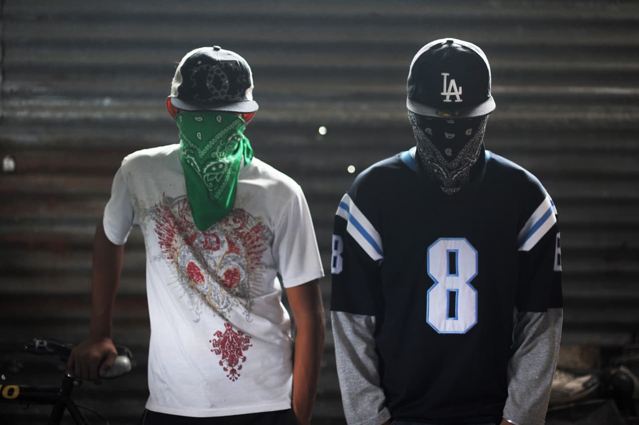 Aislan a casi 300 líderes de pandillas en una sola cárcel en El Salvador