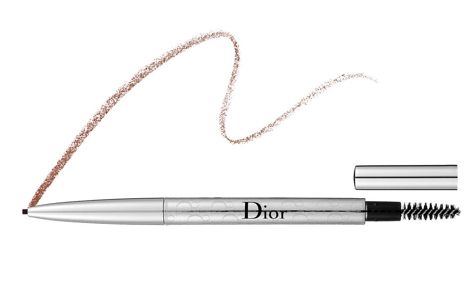 4. BROW STYLER ULTRA FINE PRECISION BROW PENCIL, Dior, 
<a href="http://www.sephora.com/diorshow-brow-styler-ultra-fine-precision-brow-pencil-P238433">Sephora</a>, $29 dólares | Esta es otra excelente opción para lograr trazos delgados. Con su ayuda los haces finos y después si es necesario los integras con ayuda del cepillo. 
<br>