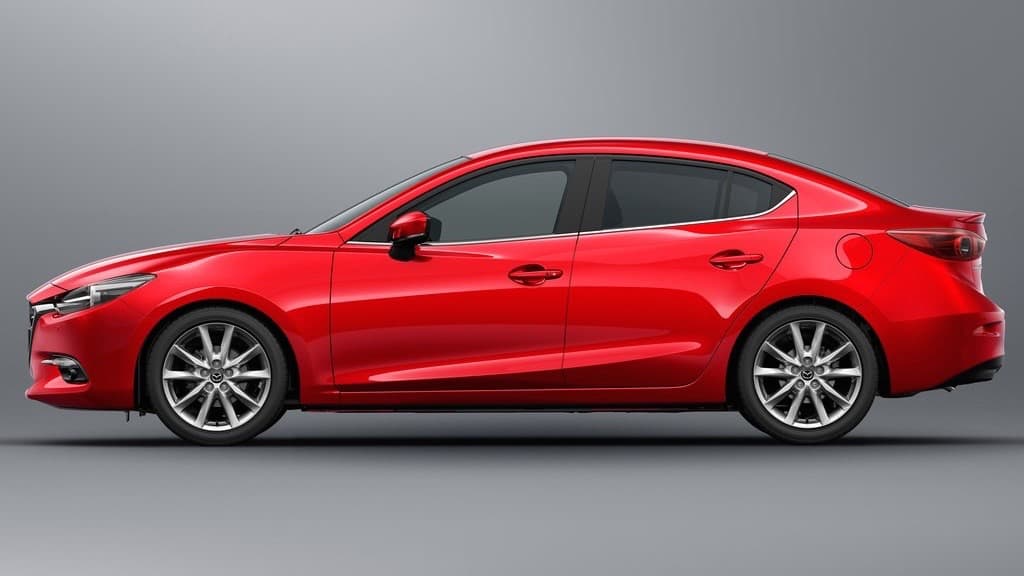 Esto es difícil de entender y solo puede ser calificado de lamentable. El compacto de Hiroshima, tanto en su versión sedán como en la hatchback de 5 puertas proporciona la mejor experiencia de manejo disponible en un auto de pasajeros por menos de 40,000 dólares.