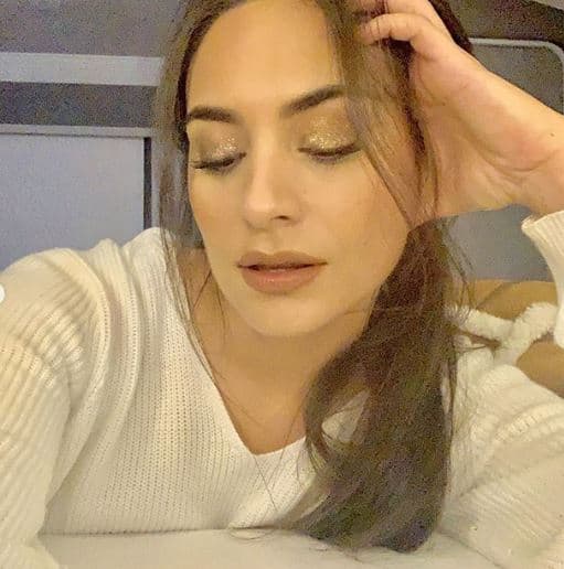 Luego de la aclaración hecha por Ana Brenda, todo parece indicar que aún continúa soltera tras el fin de su noviazgo con el actor español Iván Sánchez.