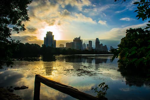 Aumentan las posibilidades de lluvia para esta semana en el área de Austin