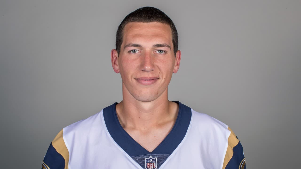 Luis Pérez nació en San Diego y es hijo de padres mexicanos.