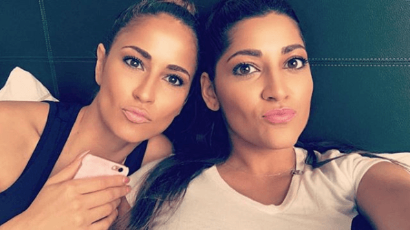 Adeiny es escritora y se estrenó como tal con el libro ‘The Art of Words’, que narra las dificultades que sufrió para aceptar su orientación sexual. 
<br>