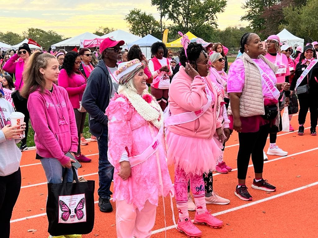 También se compromete a promover la equidad en la salud a través de programas y servicios, creyendo que todas las personas tienen una oportunidad justa de vivir una vida más larga y saludable sin cáncer de mama. 
<br>