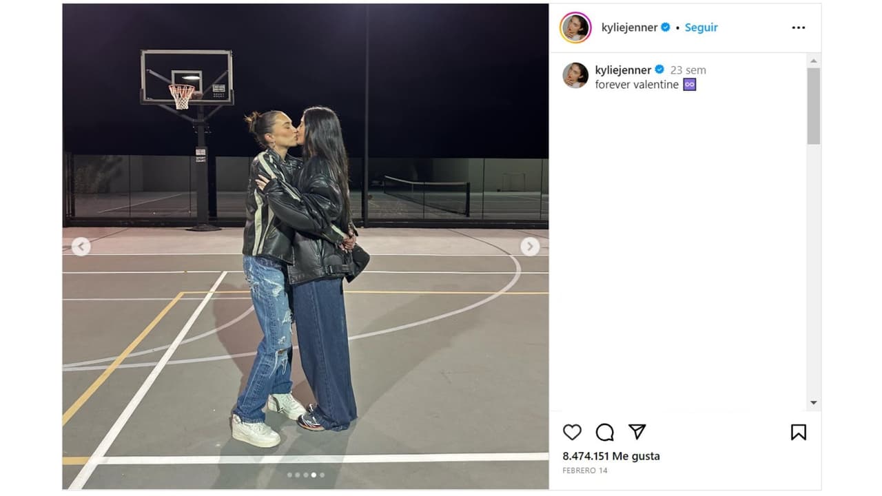 Kylie Jenner y ‘Stassie’ besándose.