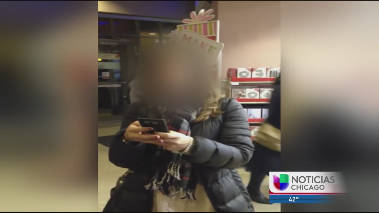 Video de una cliente que realiza declaraciones ofensivas contra empleadas de una tienda de Chicago se vuelve viral