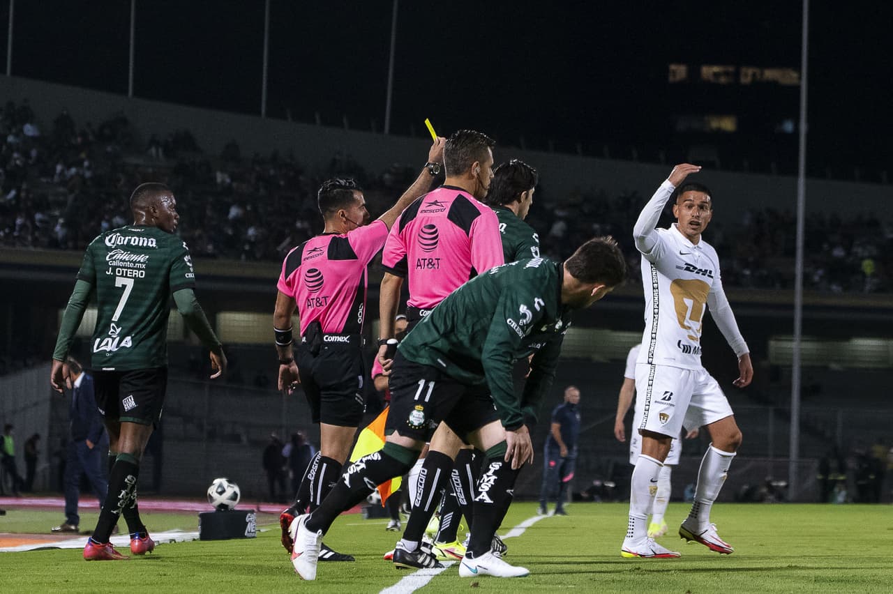 Con doblete de Digo Valdés y gol de Omar Campos, Santos golea 0-3 a los Pumas y suben a hasta la sexta posición de la tabla.