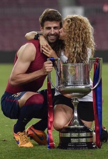 Pero este lunes el defensa del equipo español abandonó la práctica tras un problema con su rodilla izquierda. "En principio no hay
<b><a href="http://www.lavanguardia.com/deportes/20180611/4519113792/rodrigo-manda-un-mensaje-de-tranquilidad-sobre-pique.html">ningún tipo de problema</a></b>", dijo su compañero de equipo Rodrigo Moreno.