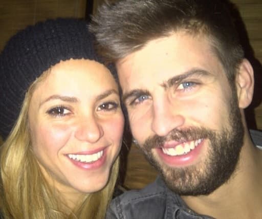 De hecho, durante la gira promocional del disco Shakira confesó que este disco era una 'carta abierta de amor' a su pareja y sus hijos.