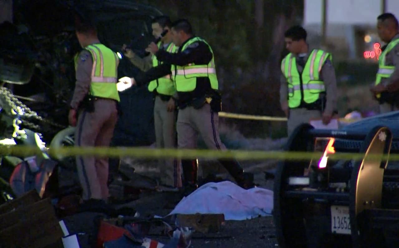 Las causas del accidente forman parte de las investigaciones, sin embargo, en declaraciones preliminares de oficiales de CHP hay rastros en la vía que indican que el exceso de velocidad pudo ser un factor determinante para el accidente.