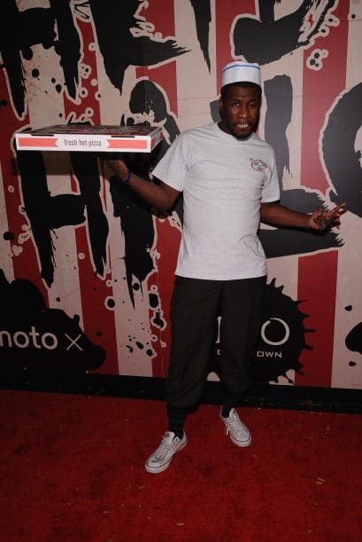 El repartidor de pizzas es Eric Kelly, peleador de artes marciales mixtas.