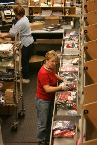 2 L.L.Bean. Cien por ciento de satisfacción garantizada. Devuelve cualquier cosa en cualquier momento por cualquier razón.