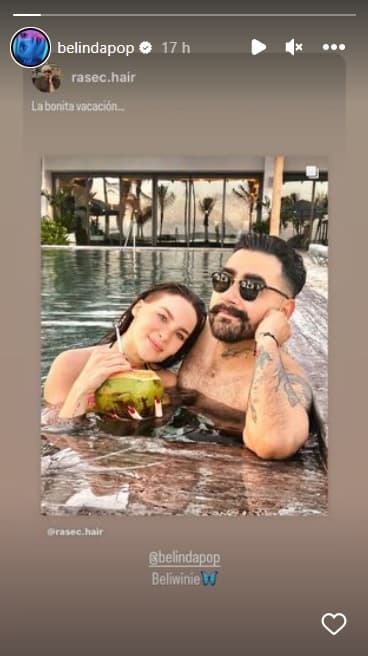 En sus historias de Instagram compartió una instantánea en la que se le ve recargada en el hombro de esa misteriosa persona.