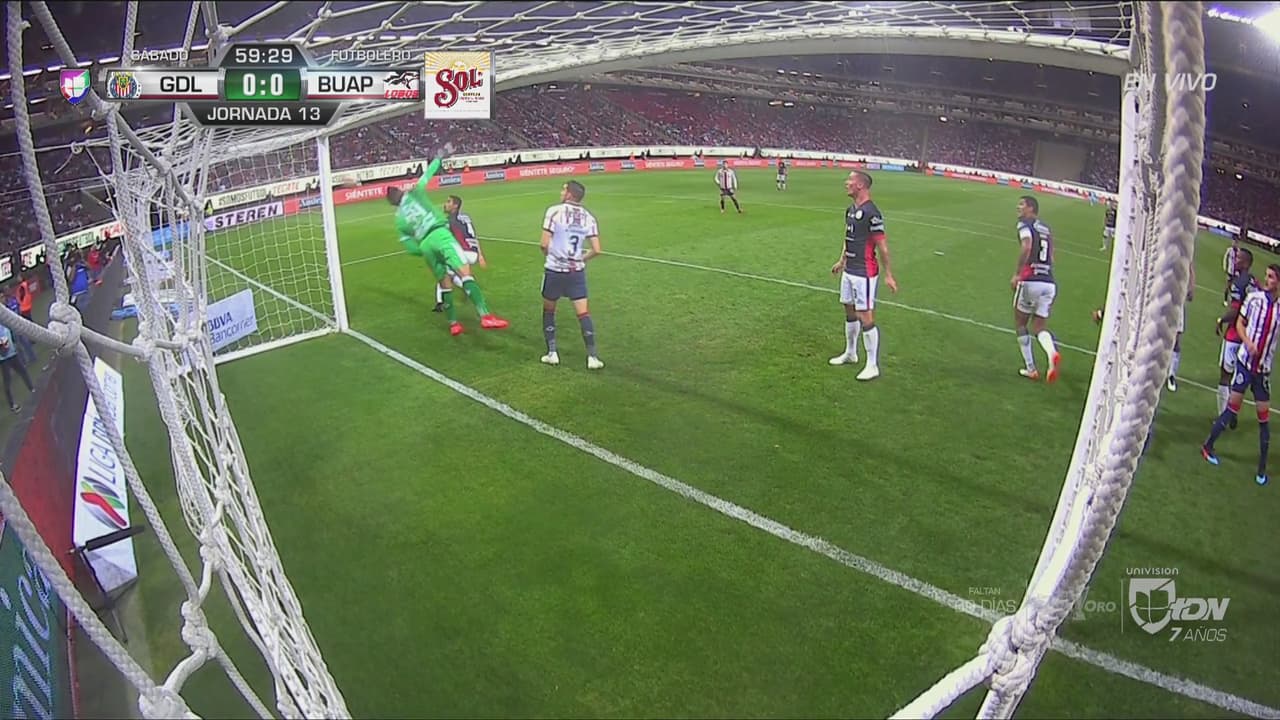 Iba a ser gol olímpico… Lobos cerca de un golazo