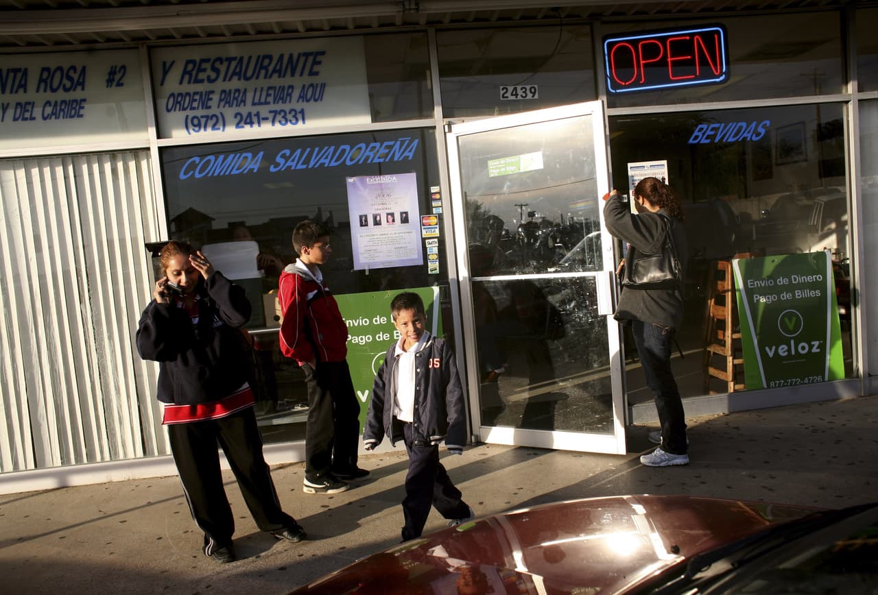 Exfuncionario del gobierno Trump sugiere abrir las escuelas ya que la mayoría de muertos por covid-19 son viejos o hispanos