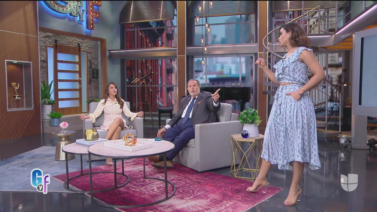 Raúl de Molina 
<b><a href="https://www.univision.com/shows/el-gordo-y-la-flaca/raul-de-molina-enfurece-al-ver-que-clarissa-molina-y-tanya-charry-publicaron-fotos-en-bikini-video">cuestionó en el show a Clarissa Molina y Tanya Charry</a> </b>por unas fotografías que compartieron en Instagram en traje de baño.