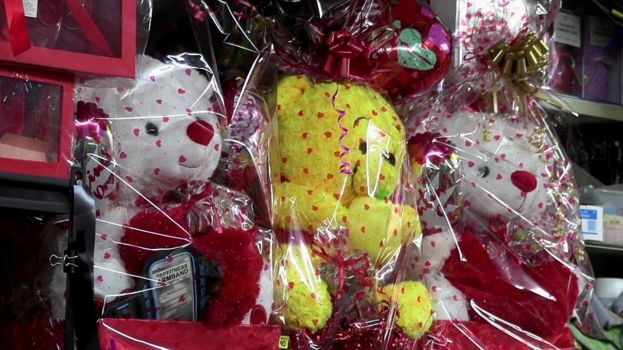 San Valentín: cómo evitar estafas al comprar regalos y flores en Texas