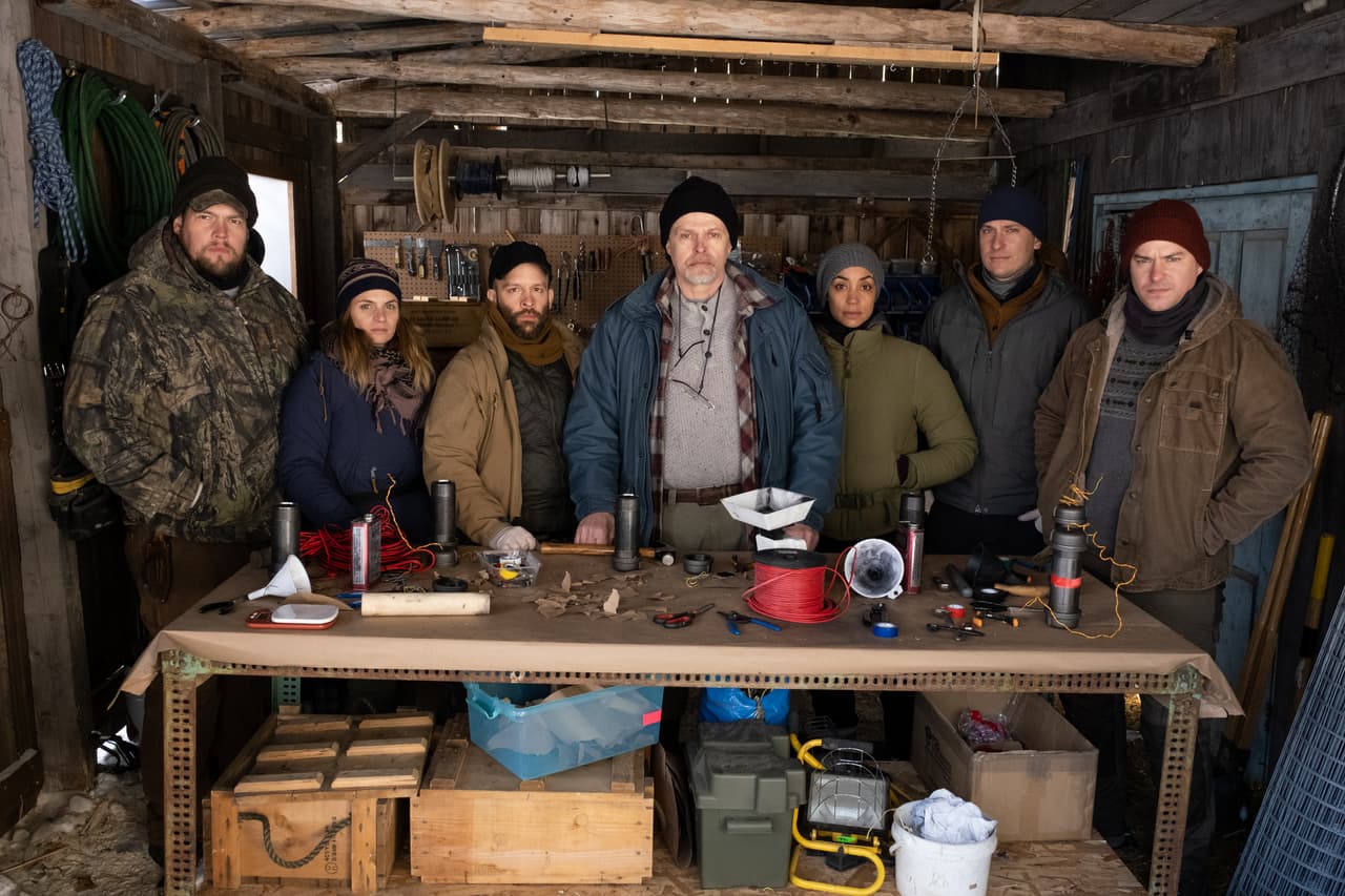 La película habla sobre los desastres naturales pero pone a sus personajes a sobrevivir las condiciones extremas de la nieve.