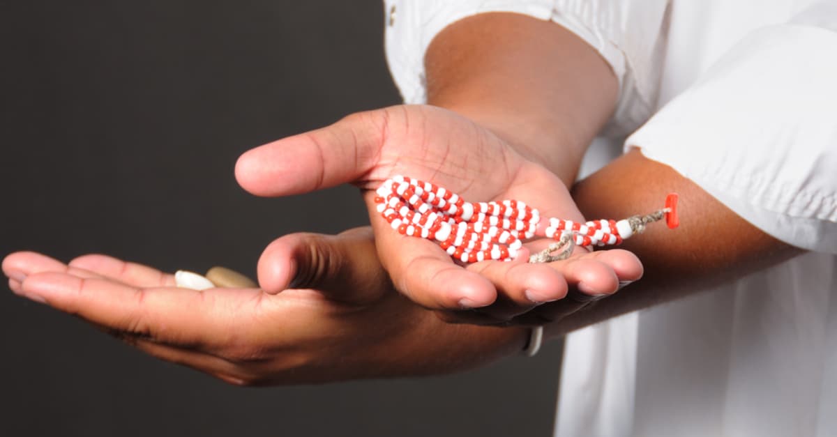 <b>ORICHA OKO - Del 21 de abril al 21 de mayo</b>
<br>Relacionado con la agricultura y el campo, personas bajo este orishá son usualmente muy emprendedoras, determinadas, que no le temen a los retos y al trabajo duro, sino que los afrontan todo con la frente en alto. No les importan los fracasos, porque siguen adelante para acumular muchos triunfos.