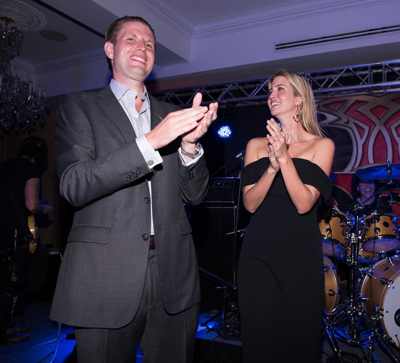 Ivanka Trump subasta su tiempo a beneficio de la fundación de su hermano Eric Trump. ¿Qué no estaría dispuesta a hacer por uno de los suyos? ¿Qué es lo más que admira de Eric?