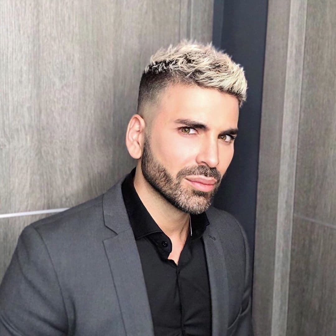 Este cambio de look nos hizo recordar los tonos por los que ha pasado Jomari en El Gordo y La Flaca. El que se muestra en la imagen es el que lucía antes de convertirlo en azul.