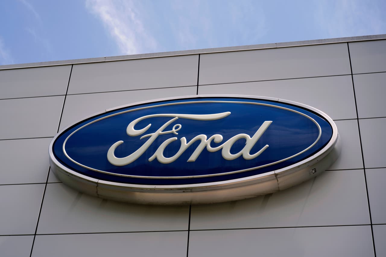 Ford retirará del mercado 1,74 millones de sus coches por problemas con la pantalla retrovisora, ¿cuáles son los afectados? 