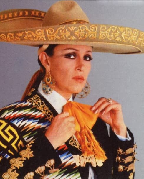 <b>Lucha Villa</b>, uno de los grandes íconos de la música ranchera y talentosa actriz, tuvo un drástico giro en su vida por una cirugía.