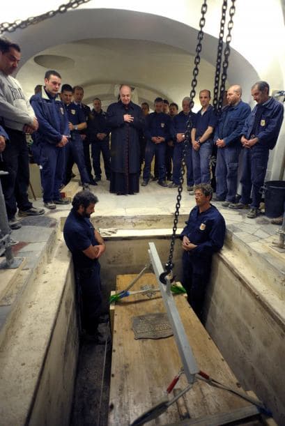 Para después celebrarse la ceremonia de beatificación, el domingo 1 de mayo en la Plaza de San Pedro, la cual será presidida por el Papa Benedicto XVI.