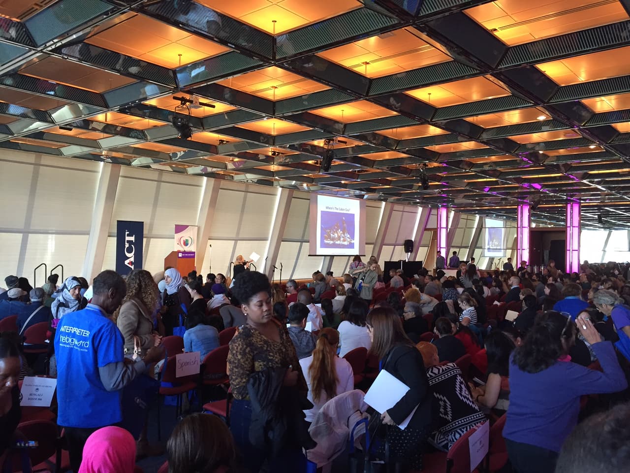 El evento también incluyó información sobre cómo solicitar admisión a las universidades y pagar por los estudios