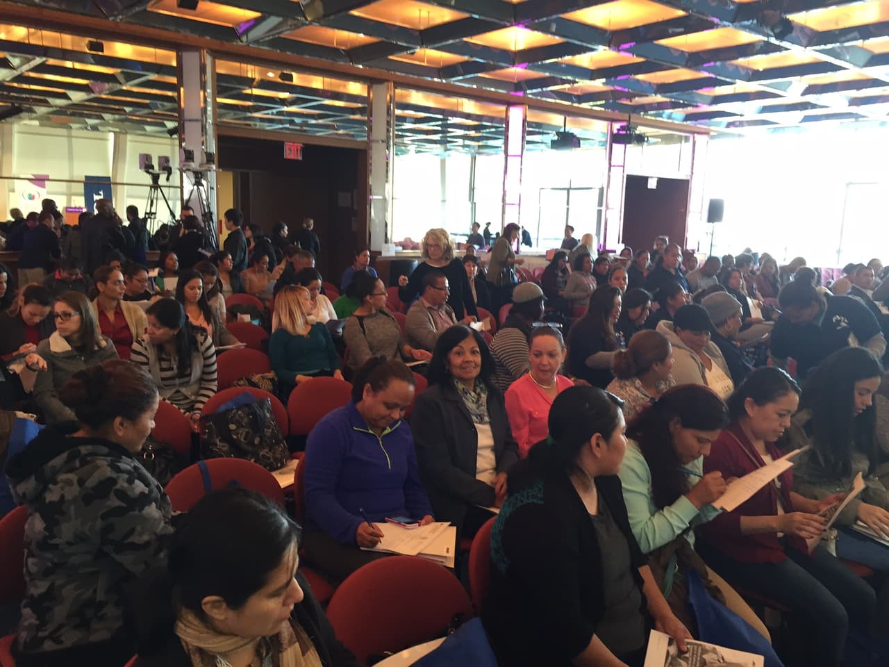 En la actividad se ofrecieron talleres y charlas sobre cómo ayudar a los jóvenes a descubrir su vocación, buscar carreras afines a sus intereses y colegios comunitarios o universidades en dónde estudiar esas carreras