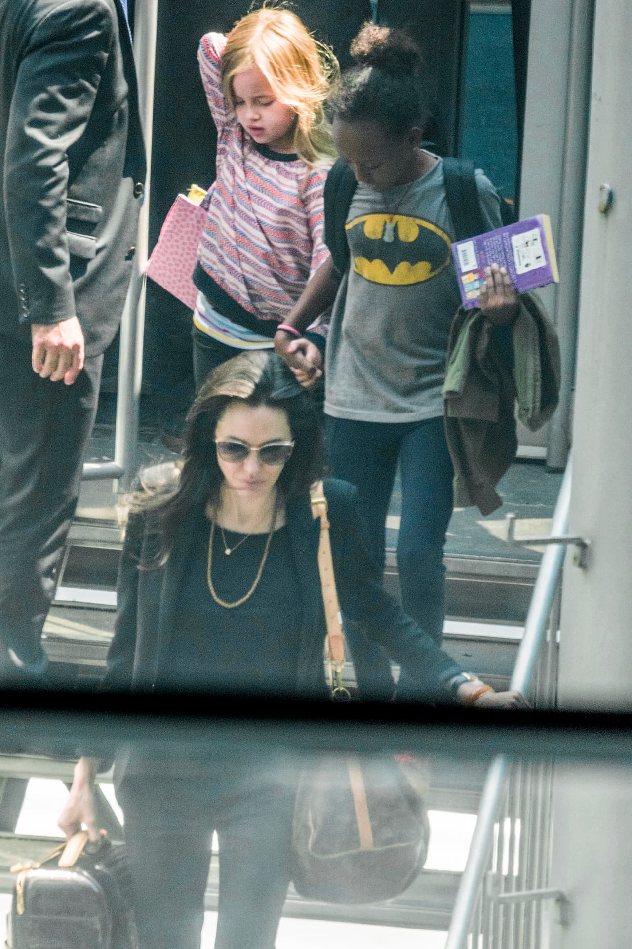 Todos los hijos de Brad y Angelina los acompañaron.