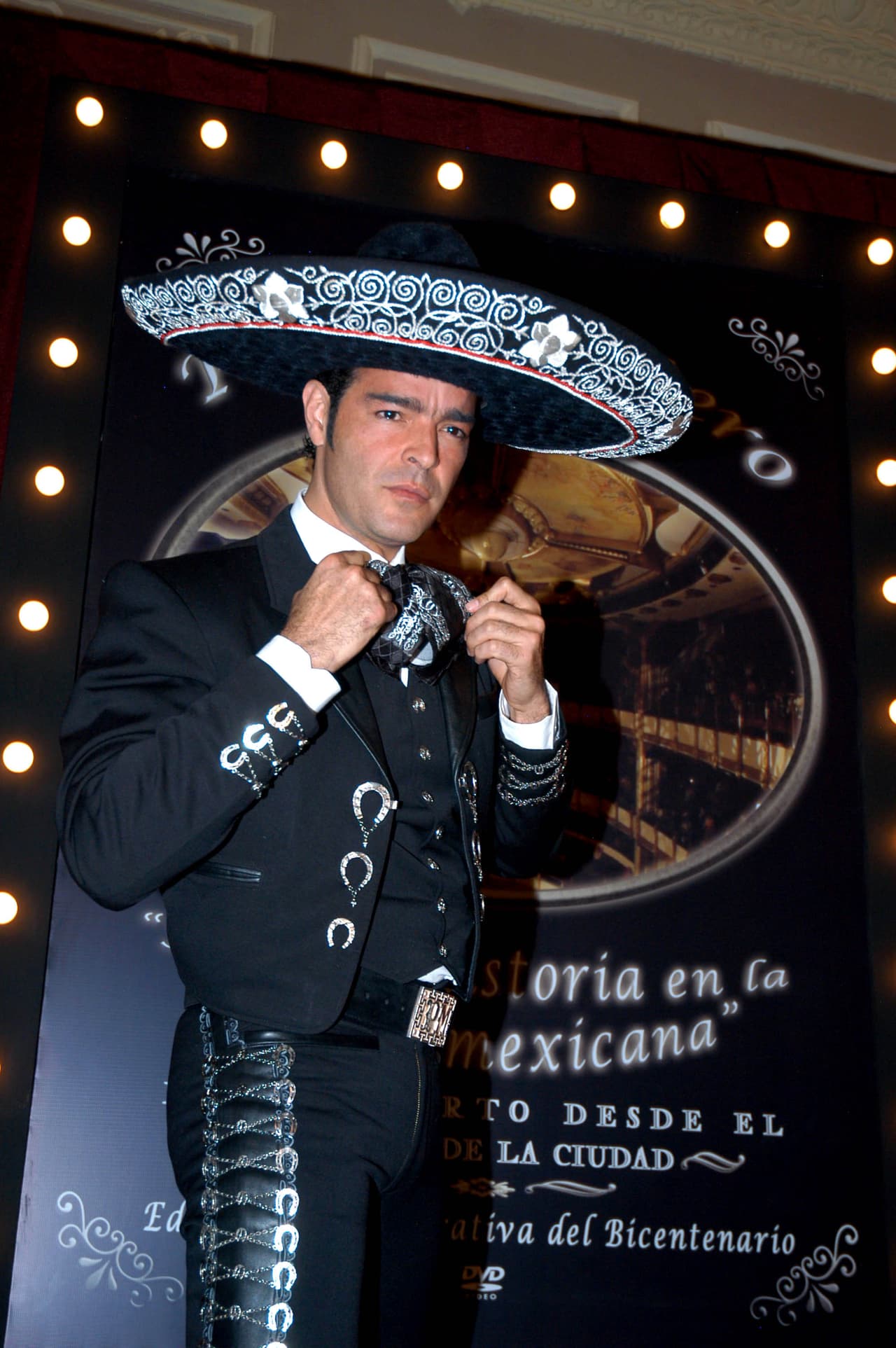 Y es que portar el traje de charro es todo un arte que no cualquiera logra a la perfección.