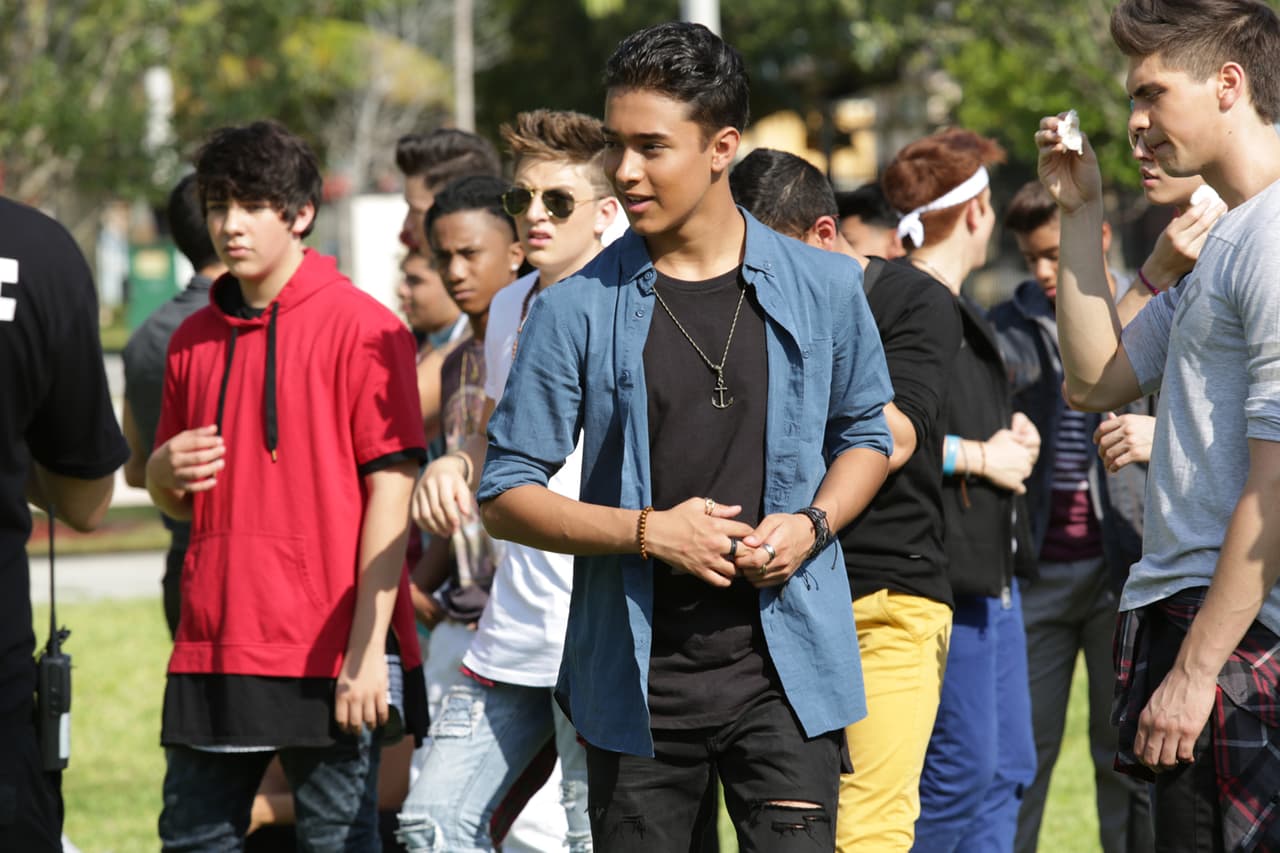 Inside pass de todo lo que pasó en las grabaciones en el Miami Senior High y durante la presentación de las bandas. Be in the know!