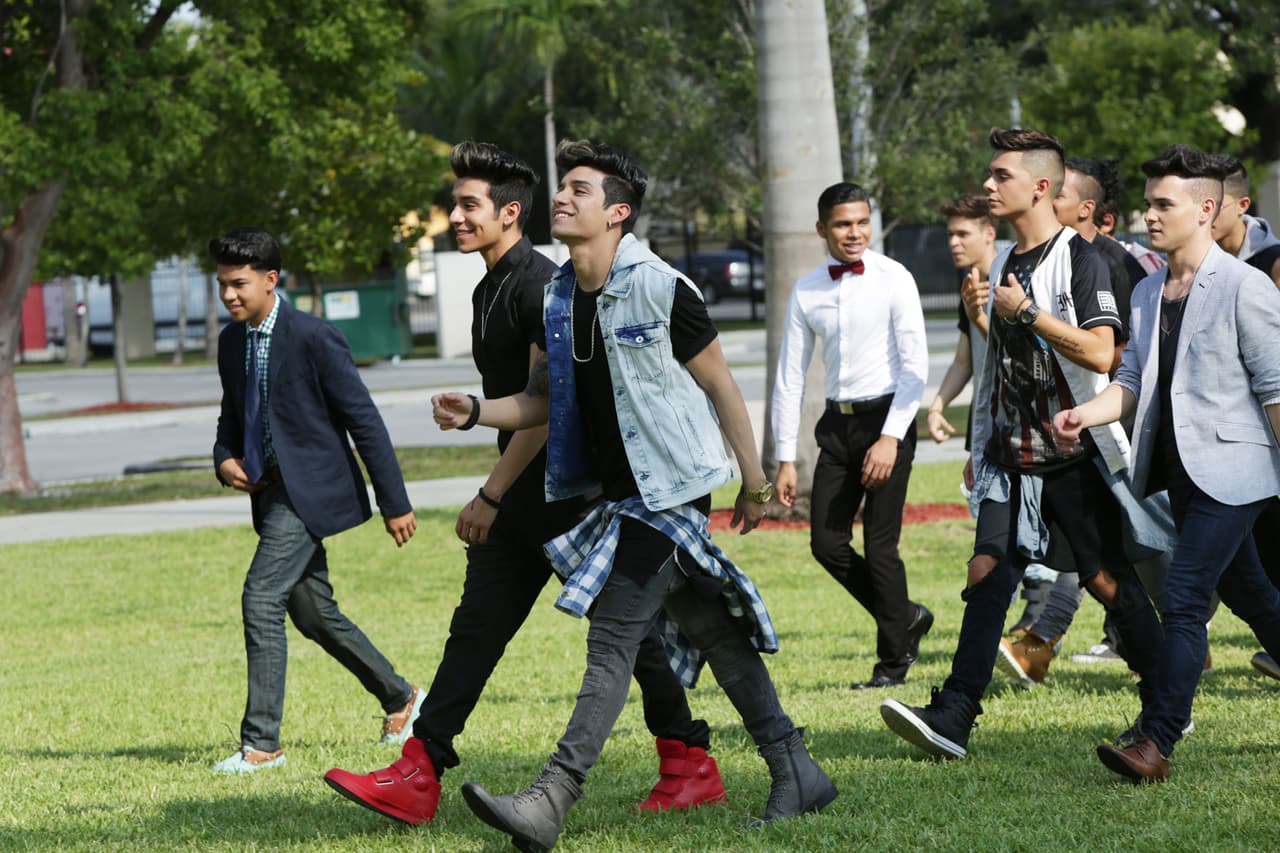 Inside pass de todo lo que pasó en las grabaciones en el Miami Senior High y durante la presentación de las bandas. Be in the know!