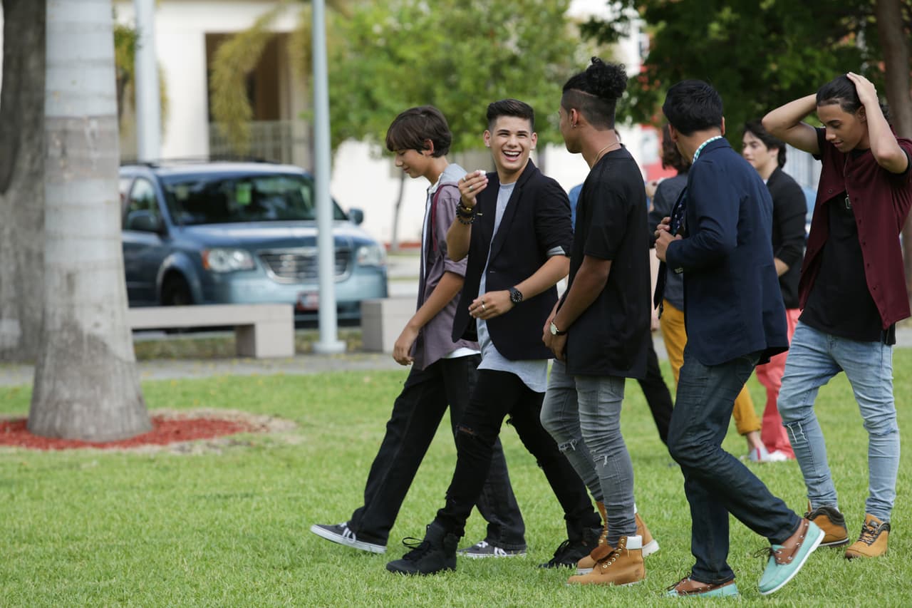 Inside pass de todo lo que pasó en las grabaciones en el Miami Senior High y durante la presentación de las bandas. Be in the know!