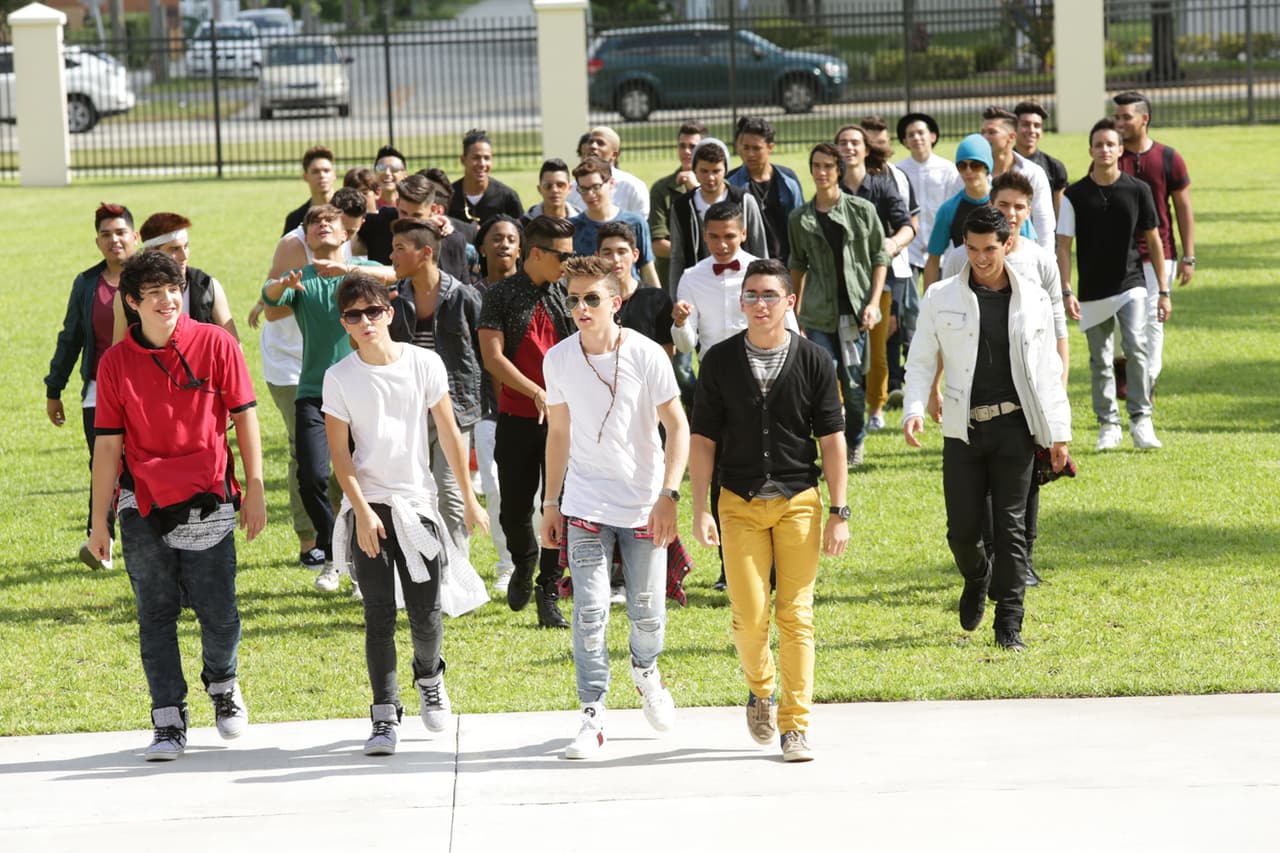 Inside pass de todo lo que pasó en las grabaciones en el Miami Senior High y durante la presentación de las bandas. Be in the know!